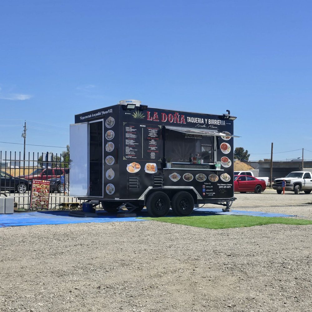 La Dona - A view of their food truck - Food Trucks Near Me - Tracy, California La Dona - A view of their food truck - Food Trucks Near Me - Tracy, California