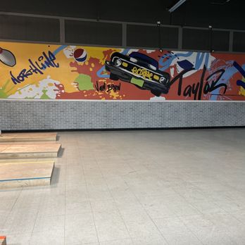Kudos Taproom & Fieldhouse - Mural wall - Sports Bars Near Me - Taylor, Michigan Kudos Taproom & Fieldhouse - Mural wall - Sports Bars Near Me - Taylor, Michigan