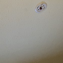 Camaray Motel - NO SMOKE DETECTORS UNSAFE!