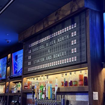 Barstool - Sports Bars Near Me - Chicago, Illinois