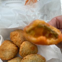 Nino's Pizza - Cheddar cheese filling