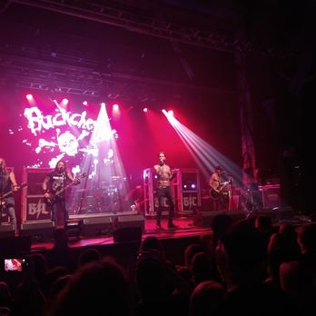 The Paramount - BuckCherry was great, such energy! Skid Row cancelled last minute. - Music Venues Near Me - Huntington, New York