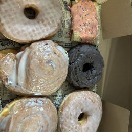 6 donuts 6 donuts