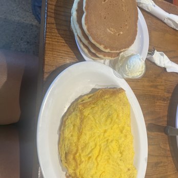 Eggs 'n Things Ko Olina - pancakes and omelette - American Near Me - Kapolei, Hawaii Eggs 'n Things Ko Olina - pancakes and omelette - American Near Me - Kapolei, Hawaii