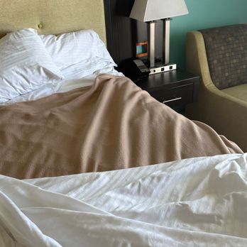 Pacifica Beach Hotel - Bedding - Hotels Near Me - Pacifica, California