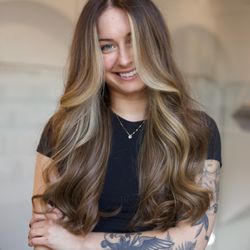 Glossed Salon - Color & extensions by Claire