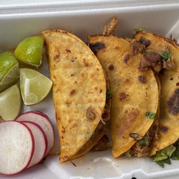 Tacos Quintero - Beef Birria tacos - Food Trucks Near Me - Waterbury, Connecticut Tacos Quintero - Beef Birria tacos - Food Trucks Near Me - Waterbury, Connecticut
