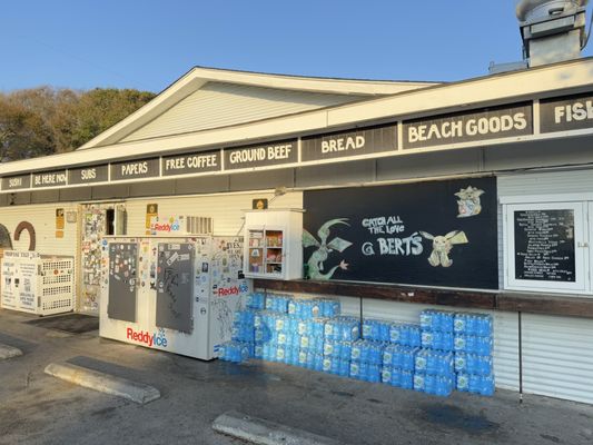 Bert's Market by null