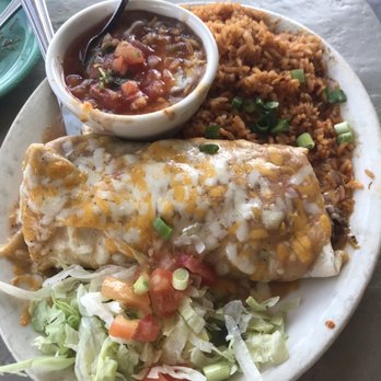 Valle Luna - Hatch green chili burrito with ground beef - Mexican Near Me - Chandler, Arizona Valle Luna - Hatch green chili burrito with ground beef - Mexican Near Me - Chandler, Arizona