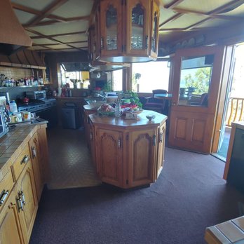 Where Eagles Fly Bed & Breakfast - Kitchen - Bed & Breakfast Near Me - Zephyr Cove, Nevada Where Eagles Fly Bed & Breakfast - Kitchen - Bed & Breakfast Near Me - Zephyr Cove, Nevada