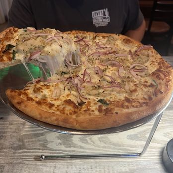 Mamma Mia - Chicken Alfredo Pizza - Italian Near Me - Riverside, California