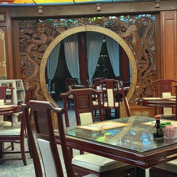 Chef Lee's Mandarin House - Beautiful decor. - Chinese Near Me - Monterey, California