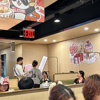 Haidilao Hotpot Flushing - Birthday song - Hot Pot Near Me - Flushing, New York