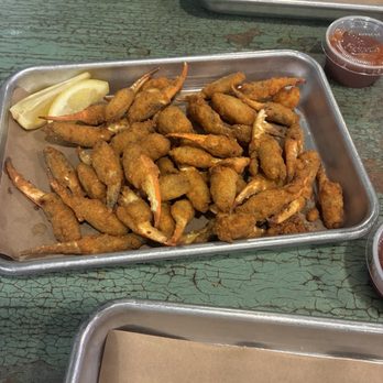 Salty Pearl Raw Bar - Seafood Near Me - Pensacola, Florida
