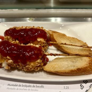 Vinitus - Camembert skewers - Tapas Bars Near Me - Barcelona, B