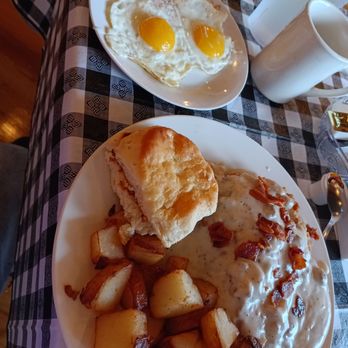 Mama's Breakfast Table - City fried steak - Breakfast & Brunch Near Me - St. Louis, Missouri
