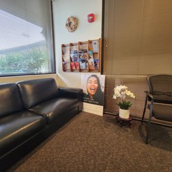 Hashitate Ann M DDS - Waiting area.