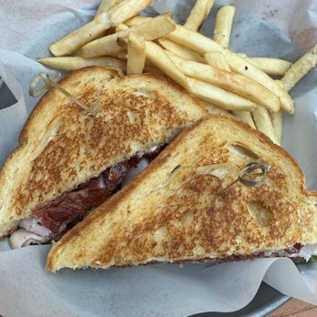 Bell’s Tap & Table - Turkey BLT - Brewpubs Near Me Bell’s Tap & Table - Turkey BLT - Brewpubs Near Me