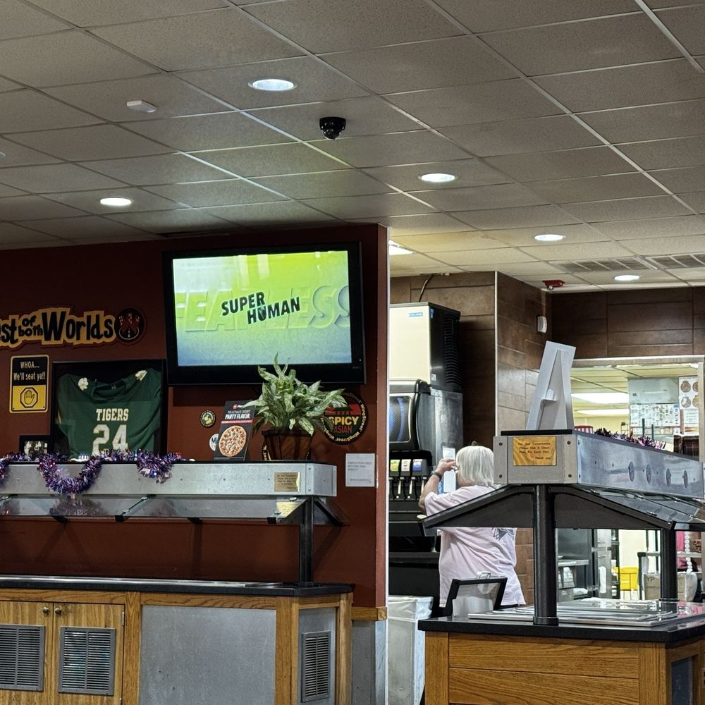 Pizza Hut - Counter to the right - Pizza Near Me - Williamston, North Carolina