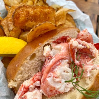 Sandbar at Jetties Beach - Lobster roll with chips - Seafood Near Me - Nantucket, Massachusetts Sandbar at Jetties Beach - Lobster roll with chips - Seafood Near Me - Nantucket, Massachusetts