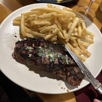 Lodge Bar - Steak Frites - Bars Near Me - Fitchburg, Massachusetts