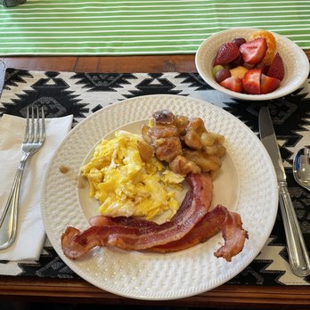 The Branson House - Breakfast is excellent! Dale is a good cook. - Hotels Near Me - Branson, Missouri The Branson House - Breakfast is excellent! Dale is a good cook. - Hotels Near Me - Branson, Missouri