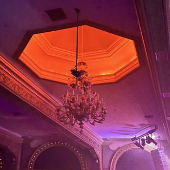 Crystal Ballroom - Those famous crystal chandeliers - Music Venues Near Me - Portland, Oregon Crystal Ballroom - Those famous crystal chandeliers - Music Venues Near Me - Portland, Oregon