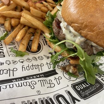 Lapisara Eatery - Perfect Burger - Breakfast & Brunch Near Me - San Francisco, California