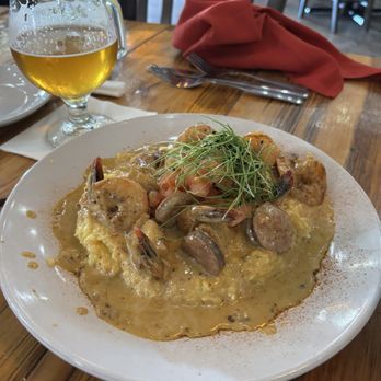 Crooked Oak Tavern - Shrimp and grits - American Near Me - Conway, South Carolina Crooked Oak Tavern - Shrimp and grits - American Near Me - Conway, South Carolina