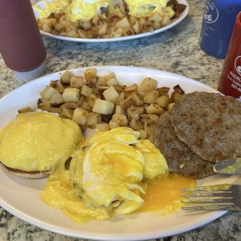 Rockland Cafe - Eggs Benedict - Seafood Near Me - Rockland, Maine Rockland Cafe - Eggs Benedict - Seafood Near Me - Rockland, Maine