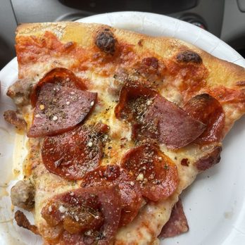 Gigio's Pizzeria - Pizza Near Me - Evanston, Illinois Gigio's Pizzeria - Pizza Near Me - Evanston, Illinois
