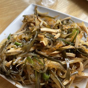 Thumbling - Seaweed and Bean Sprouts Salad (very flavorful) - Shanghainese Near Me - West Covina, California Thumbling - Seaweed and Bean Sprouts Salad (very flavorful) - Shanghainese Near Me - West Covina, California