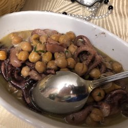 Ristorante Pizzeria Varadero - Hot antipasto dish, chickpeas and octopus