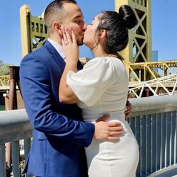 Barber Blues - A happily married man with nice hair, thanks in part to Barber Blues!