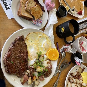 SB Sunshine Cafe - Breakfast & Brunch Near Me - Goleta, California SB Sunshine Cafe - Breakfast & Brunch Near Me - Goleta, California