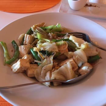 Kao Hom - Glass noodles with vegetables and tofu - Thai Near Me - Van Nuys, California