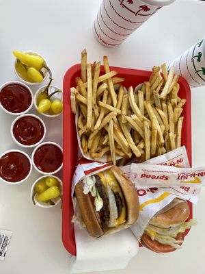 In-N-Out Burger by null