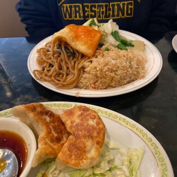 Canton Village - Prawns & mixed vegetables lunch plate. - Chinese Near Me - Livermore, California Canton Village - Prawns & mixed vegetables lunch plate. - Chinese Near Me - Livermore, California