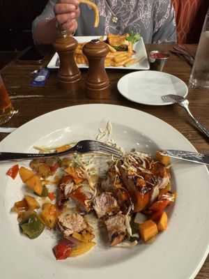 Side by Side Kitchen & Cocktails by null