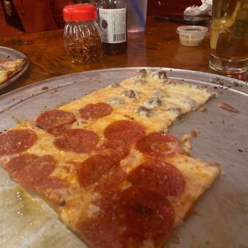 Pizza House - Pizza Near Me - Springfield, Missouri