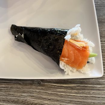Hyshinu - Spicy Salmon Roll - Ramen Near Me - El Cajon, California