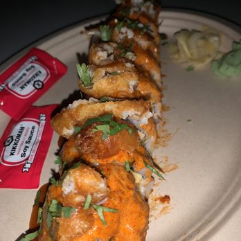 Mariscos Los Peloteros - Volcano sushi roll - Food Trucks Near Me - Riverside, California Mariscos Los Peloteros - Volcano sushi roll - Food Trucks Near Me - Riverside, California