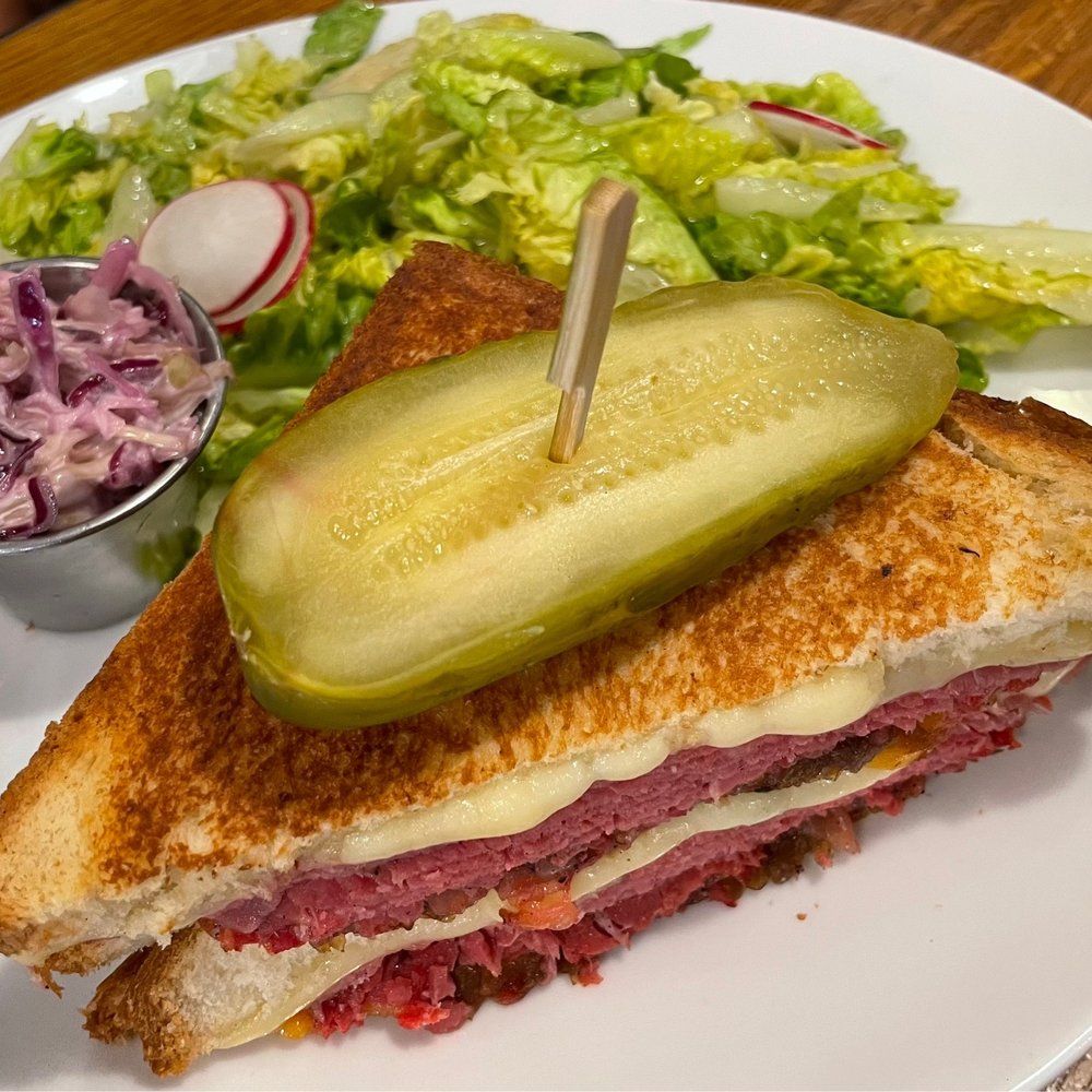 Schwartz's Deli - Burgers Near Me - Paris, 75 Schwartz's Deli - Burgers Near Me - Paris, 75