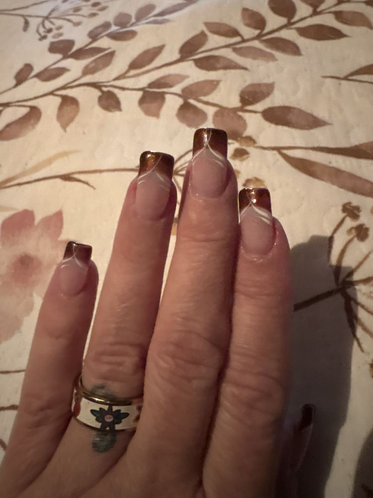 Da VI Nails Logo