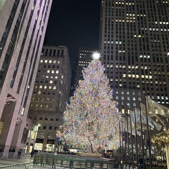 Rockefeller Center - Shopping Centers Near Me - New York, New York Rockefeller Center - Shopping Centers Near Me - New York, New York