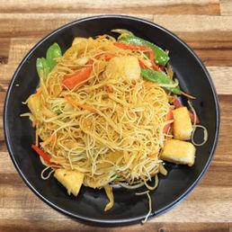 Curry Rice Noodle with Tofu Curry Rice Noodle with Tofu