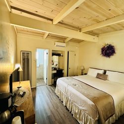 Sundown Inn