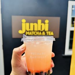 Cold guava refresher with boba!
