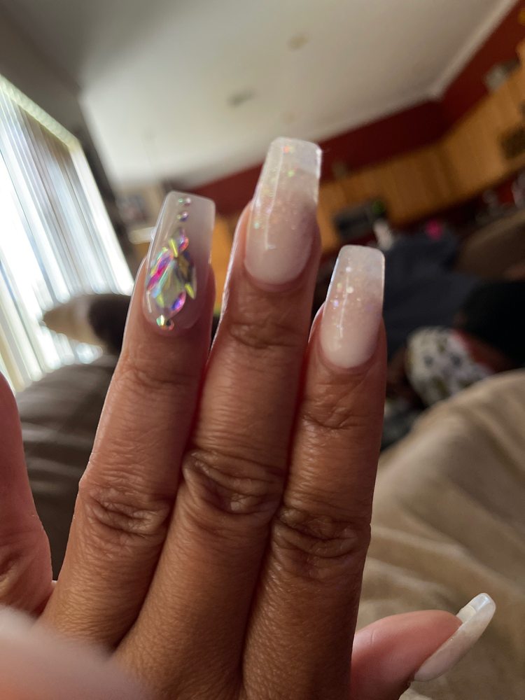 Wonderful Nails Logo