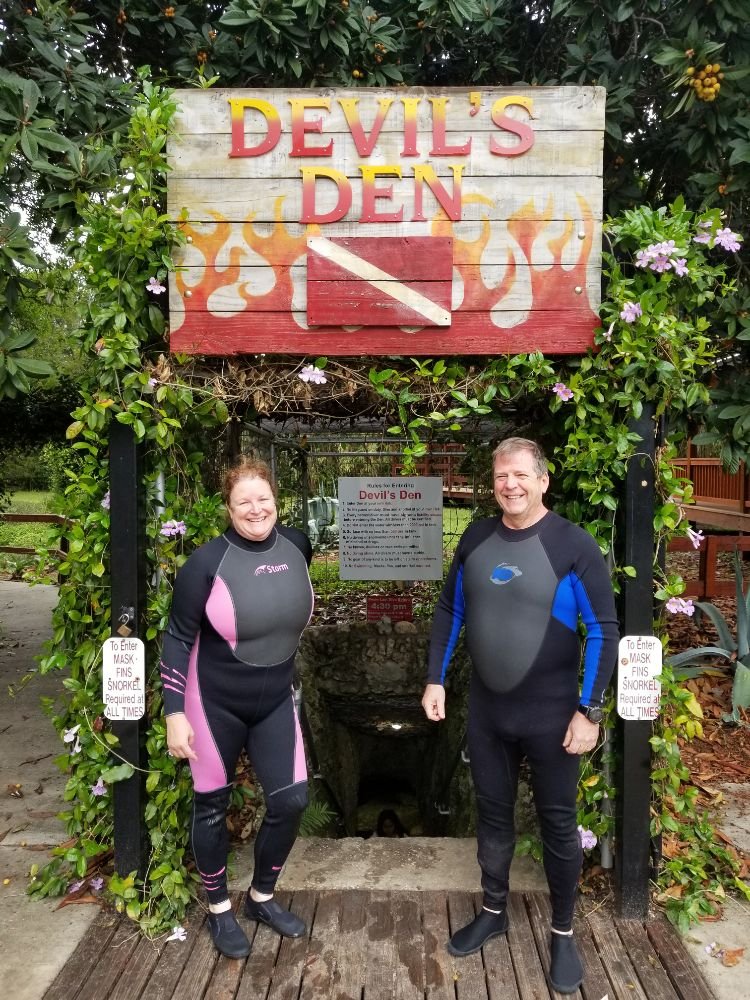 Heroes Dive Center Logo